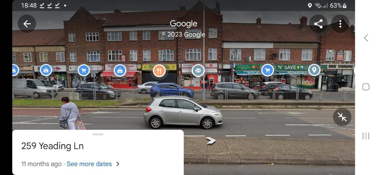 Ritzs Place Northolt  Bagian luar foto