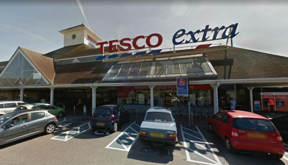 Ritzs Place Northolt  Bagian luar foto